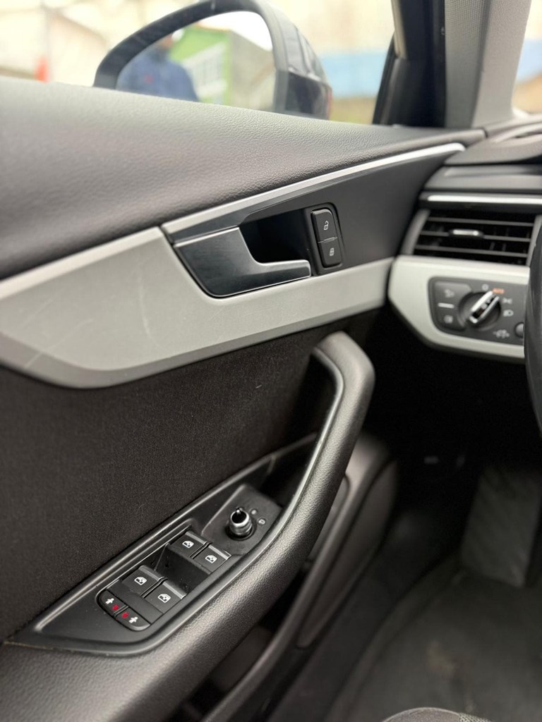 Foto 9 AUDI A4 2.0 TDI