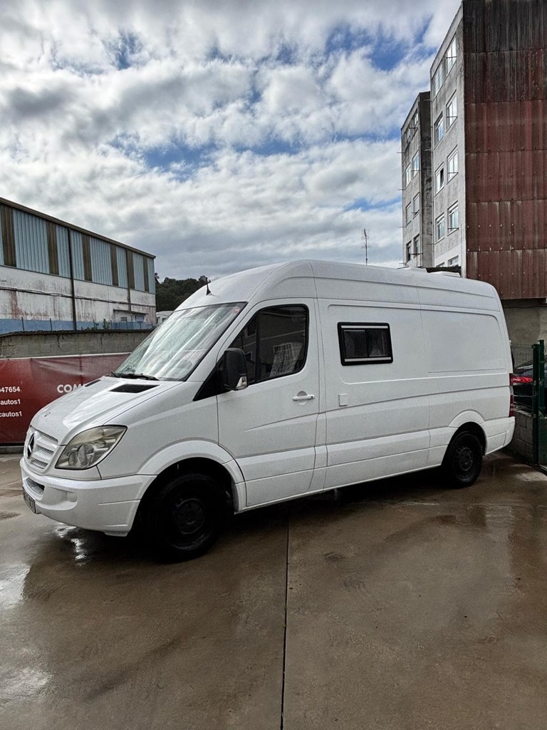 Foto 2 MERCEDES SPRINTER 311 CDI CAMPER