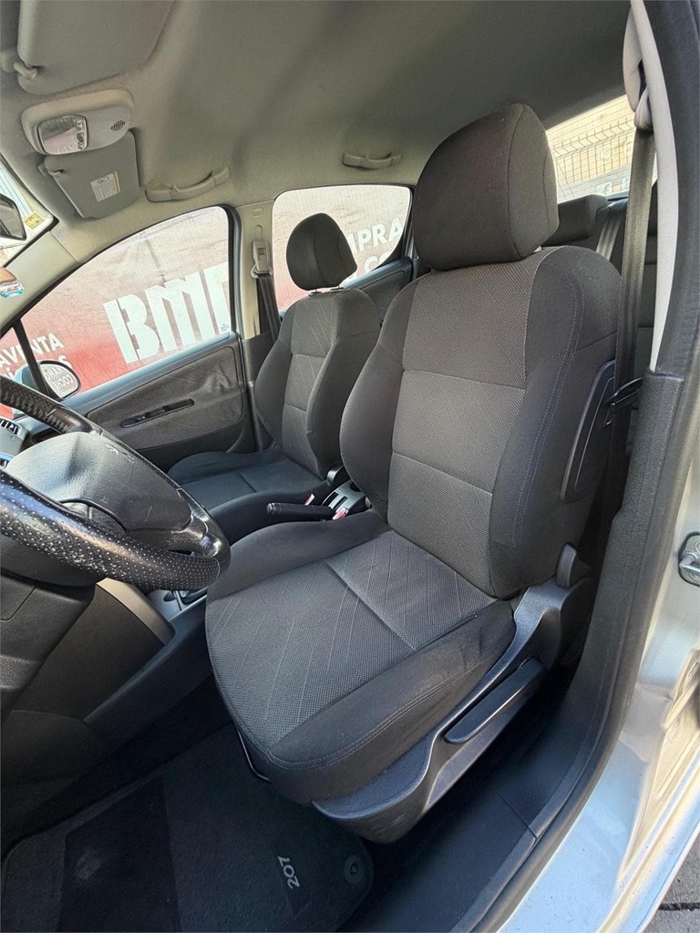 Foto 6 PEUGEOT 207 1.6 HDI 90CV 12/2007