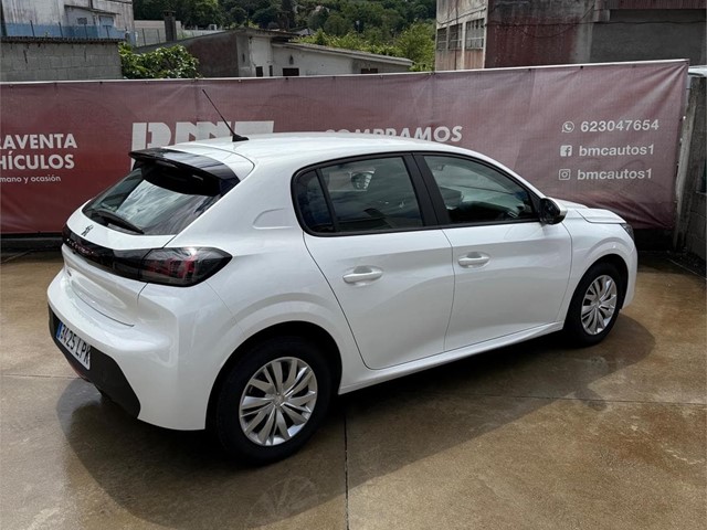 PEUGEOT 208 2021