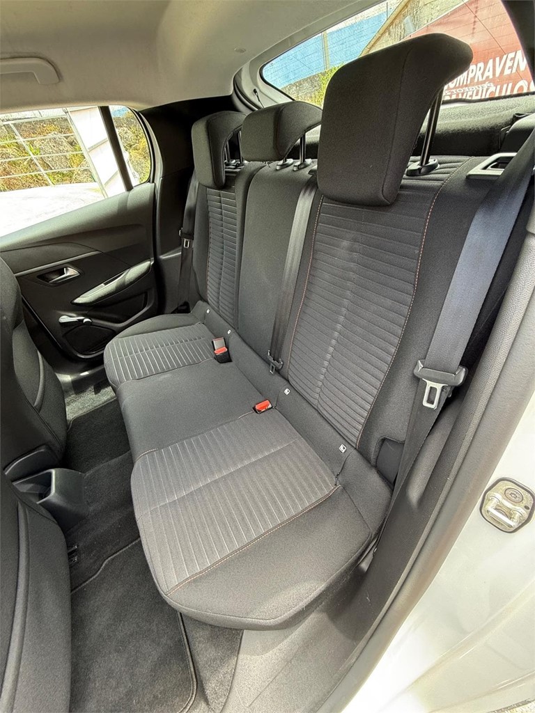 Foto 4 PEUGEOT 208 2021